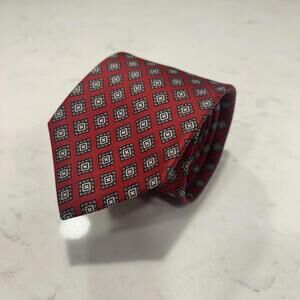 Chaps By Ralph Lauren Red Patterned Tie 100% Silk Normal Width